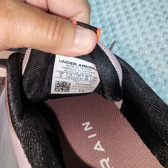 UNDER ARMOR EUC WOMENS SZ 9 CHARGED AURORA SNEAKER SHOES - Picture 6 of 8